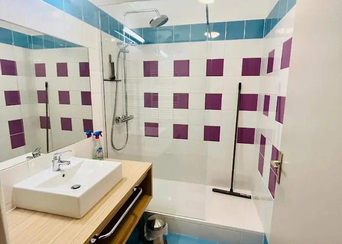 Le Vallon Du Roi 아파트 *